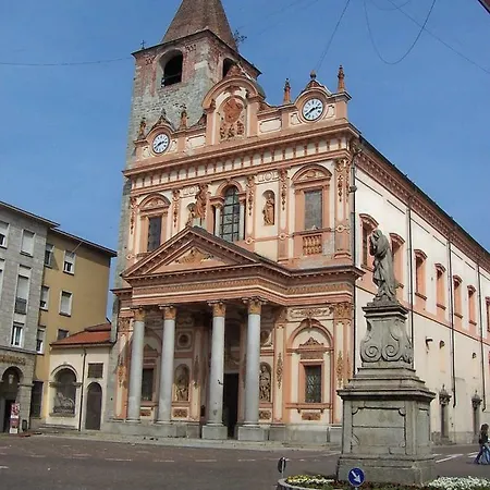 Monolocale In Pieno Centro Storico * Borgomanero